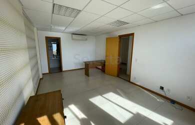 Imagem 4: Andar comercial bem alto com 330 m² na Av. Churchill ao lado do ministério...