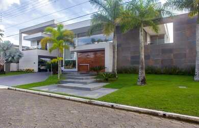 Imagem: A casa em condomínio possui 5 Dormitórios, 5 Banheiros, 4