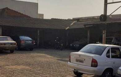 Imagem: O depósito possui 5 Vagas na garagem e 200m² de Área e está