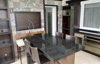 Imagem: O apartamento possui 3 Dormitórios, 1 Banheiro, 2 Vagas na