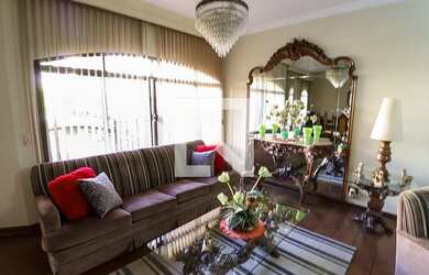 Imagem: A casa possui 4 Dormitórios, 5 Banheiros, 5 Vagas na garagem