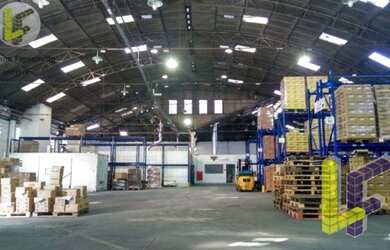 Imagem: O depósito possui 1.760m² de Área e está localizado em