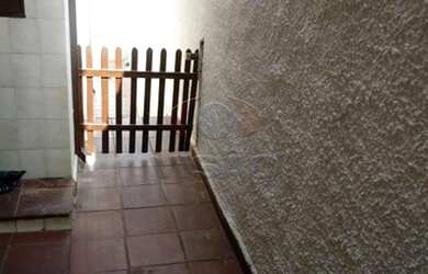 Imagem: A casa possui 2 Dormitórios, 1 Banheiro, 1 Vaga na garagem