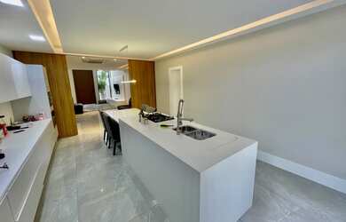 Imagem 12: Casa de condomínio para venda possui 420m² de área construída com...