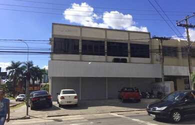 Imagem: O depósito possui 5 Vagas na garagem, 1.000m² de Área e