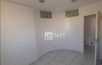 Imagem: O depósito possui 1 Vaga na garagem e 50m² de Área e está