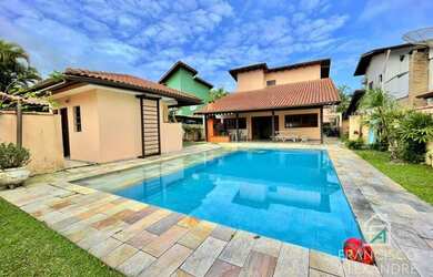 Imagem: A casa em condomínio possui 3 Dormitórios, 2 Banheiros, 4