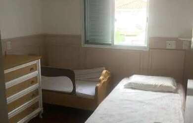 Imagem: A casa em condomínio possui 3 Dormitórios, 1 Banheiro, 2 Vagas