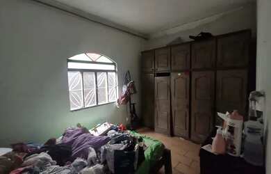 Imagem: A casa possui 3 Dormitórios, 1 Banheiro e 90m² de Área e