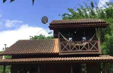 Imagem: A casa possui 2 Dormitórios, 2 Banheiros, 1 Vaga na garagem