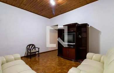 Imagem: A casa possui 2 Dormitórios, 2 Banheiros, 1 Vaga na garagem