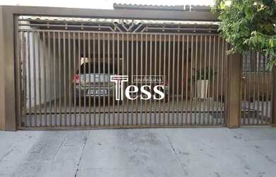 Imagem: A casa possui 2 Dormitórios, 3 Banheiros, 2 Vagas na garagem