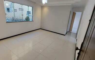 Imagem: O apartamento possui 2 Dormitórios, 1 Banheiro, 2 Vagas na