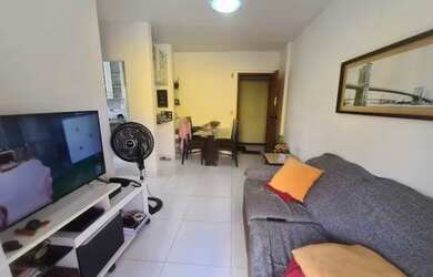 Imagem: O apartamento possui 1 Dormitório, 1 Banheiro, 1 Vaga na garagem