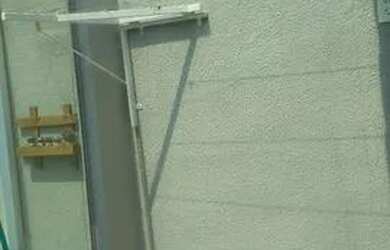 Imagem: A casa possui 2 Dormitórios, 2 Banheiros, 2 Vagas na garagem