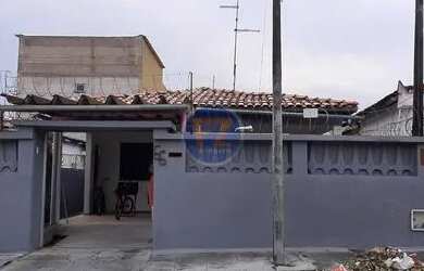 Imagem: A casa possui 5 Dormitórios, 3 Banheiros, 2 Vagas na garagem