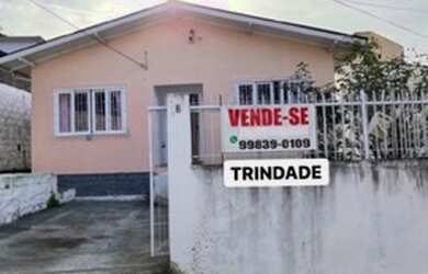 Imagem: A casa possui 4 Dormitórios, 2 Banheiros, 2 Vagas na garagem