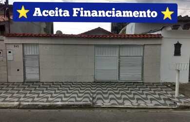 Imagem: A casa possui 2 Dormitórios, 1 Banheiro, 4 Vagas na garagem