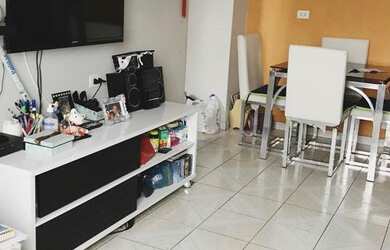 Imagem: O apartamento possui 2 Dormitórios, 1 Banheiro, 1 Vaga na garagem