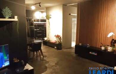 Imagem: O apartamento possui 1 Dormitório, 1 Banheiro, 1 Vaga na garagem