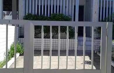 Imagem: A casa possui 3 Dormitórios, 3 Banheiros, 1 Vaga na garagem