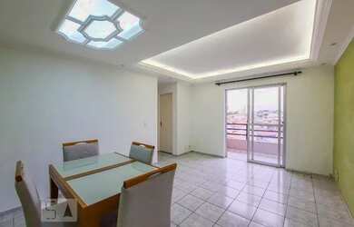 Imagem: O apartamento possui 3 Dormitórios, 1 Banheiro, 1 Vaga na garagem