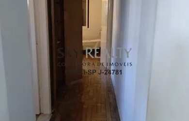 Imagem: A casa possui 2 Dormitórios, 2 Banheiros, 2 Vagas na garagem