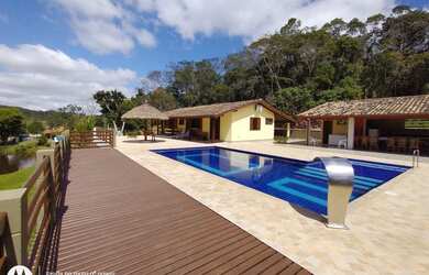 Imagem 1: Maravilhoso sítio que fica a 1 km do asfalto em Varinhas, possuindo 24.000m2