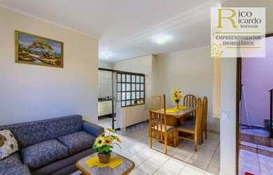 Imagem: A casa possui 2 Dormitórios, 2 Banheiros, 2 Vagas na garagem