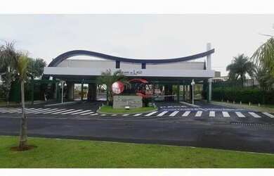 Imagem: A casa em condomínio possui 4 Dormitórios, 5 Banheiros, 4