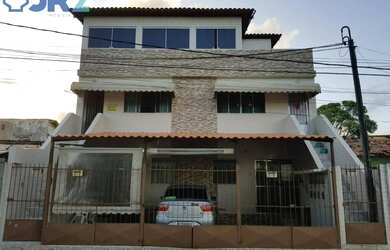 Imagem: A casa possui 3 Dormitórios, 3 Banheiros, 1 Vaga na garagem