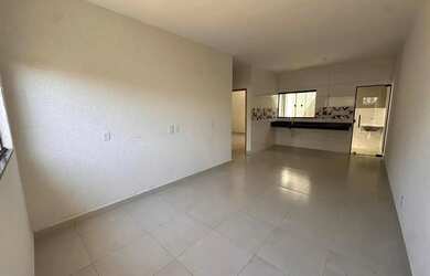 Imagem: A casa possui 2 Dormitórios, 2 Banheiros, 1 Vaga na garagem