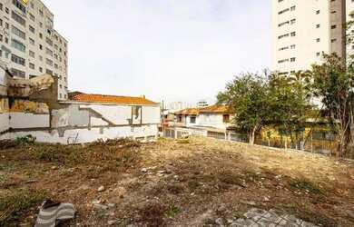 Imagem: O terreno possui 700m² de Área e está localizado em Penha