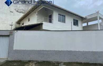 Imagem: A casa possui 4 Dormitórios, 4 Banheiros, 3 Vagas na garagem