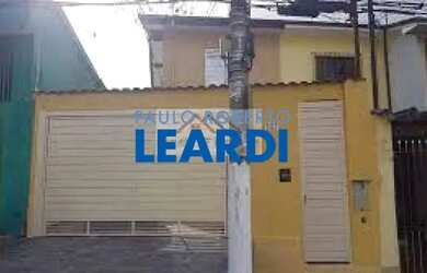 Imagem: A casa possui 2 Dormitórios, 3 Banheiros, 4 Vagas na garagem