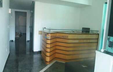 Imagem: O depósito possui 4 Vagas na garagem, 490m² de Área e está