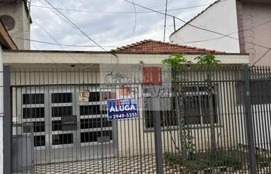 Imagem: A casa possui 1 Dormitório, 1 Banheiro, 1 Vaga na garagem