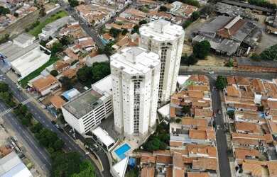 Imagem: O apartamento possui 2 Dormitórios, 2 Banheiros, 2 Vagas na