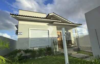 Imagem: A casa à venda possui 3 Dormitórios, 2 Banheiros, 1 Vaga na