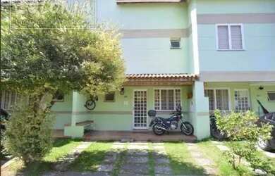 Imagem: A casa possui 2 Dormitórios, 2 Banheiros, 2 Vagas na garagem