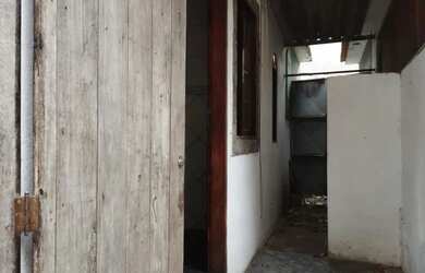 Imagem: A casa possui 1 Dormitório e 1 Banheiro e está localizado