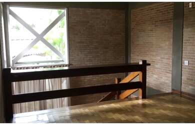 Imagem: A casa em condomínio possui 4 Dormitórios, 4 Vagas na garagem