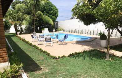 Imagem: A casa em condomínio possui 5 Dormitórios, 4 Banheiros, 5