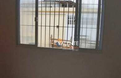 Imagem: A casa possui 2 Dormitórios, 1 Banheiro, 2 Vagas na garagem