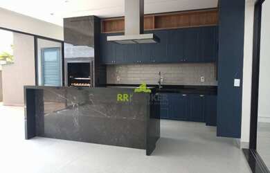 Imagem: A casa em condomínio possui 3 Dormitórios, 4 Banheiros, 4