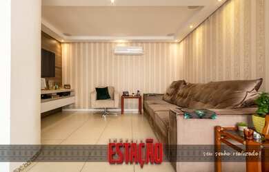 Imagem: A casa possui 3 Dormitórios, 4 Banheiros, 4 Vagas na garagem