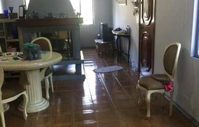 Imagem: A casa em condomínio possui 3 Dormitórios, 3 Banheiros, 2