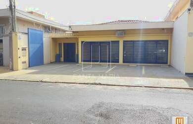 Imagem: O depósito possui 4 Vagas na garagem, 250m² de Área e está