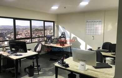 Imagem: O depósito possui 1 Vaga na garagem, 50m² de Área e está