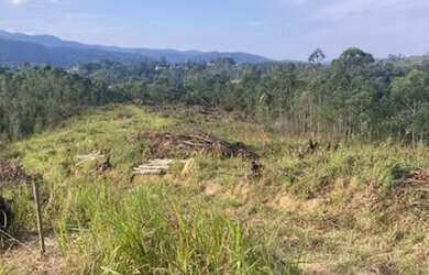 Imagem: O terreno possui 999m² de Área e está localizado em Centro